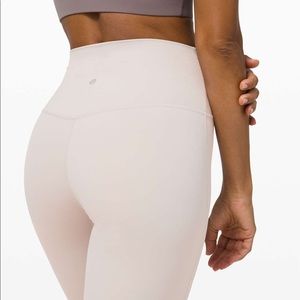 SOLD !!!!!!!Lululemon Align Pant 28"
Chrome Size 4